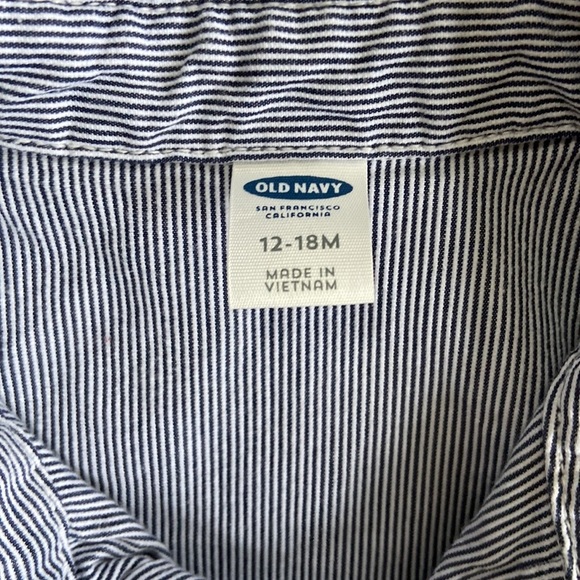 Old Navy pinstripe Jumpsuit size 12-18 months - Picture 6 of 8